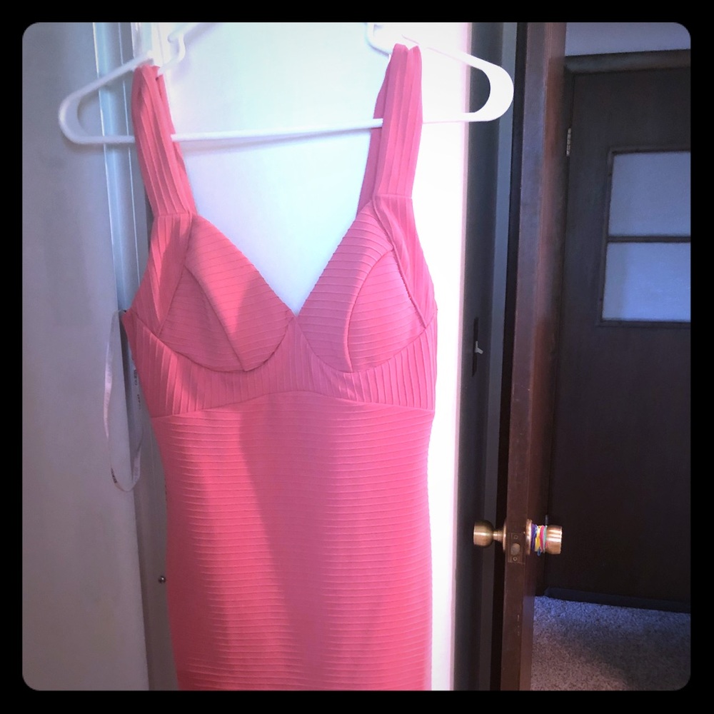 Nwt guess dress perfect color for summer!